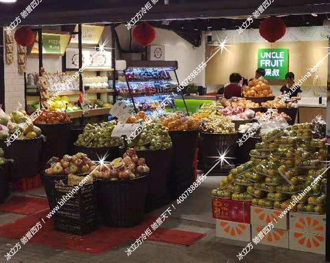 新鲜不隔夜，菜市场依旧兴旺