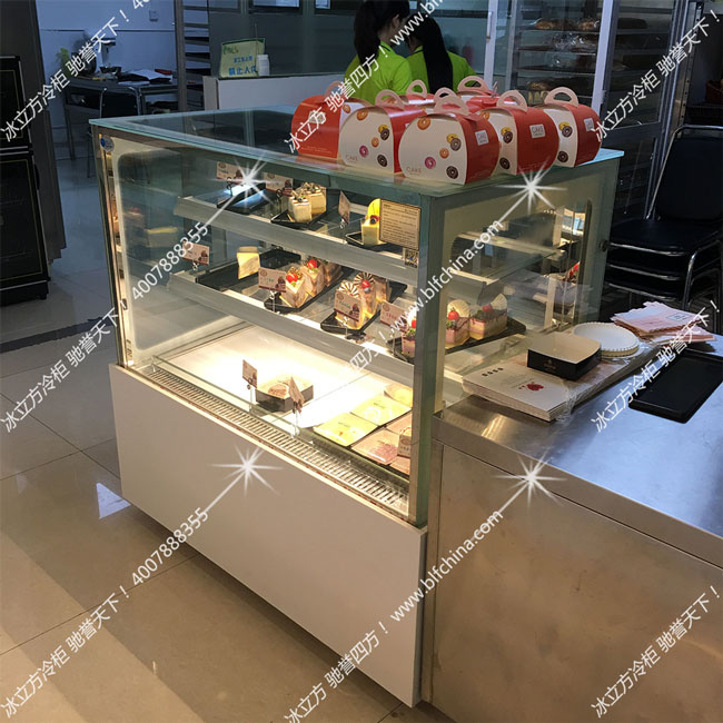 蛋糕柜太美了！排队如长龙，这家蛋糕店太精彩！